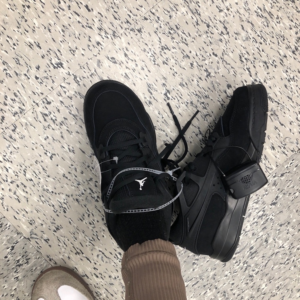 Jordan Kids Sneakers in Black and Gray